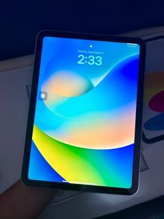 iPad 10th Gen (Free Spigen Case)