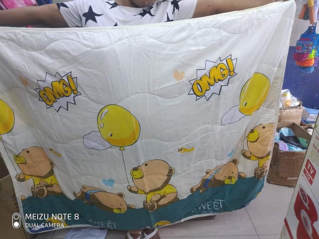 KIDS COMFORTER BLANKET (Category: Baby Toiletries & Grooming) located in Quezon City. Submitted by fconnie15407950 (Listing ID 1253114307, Image 2). Description: .