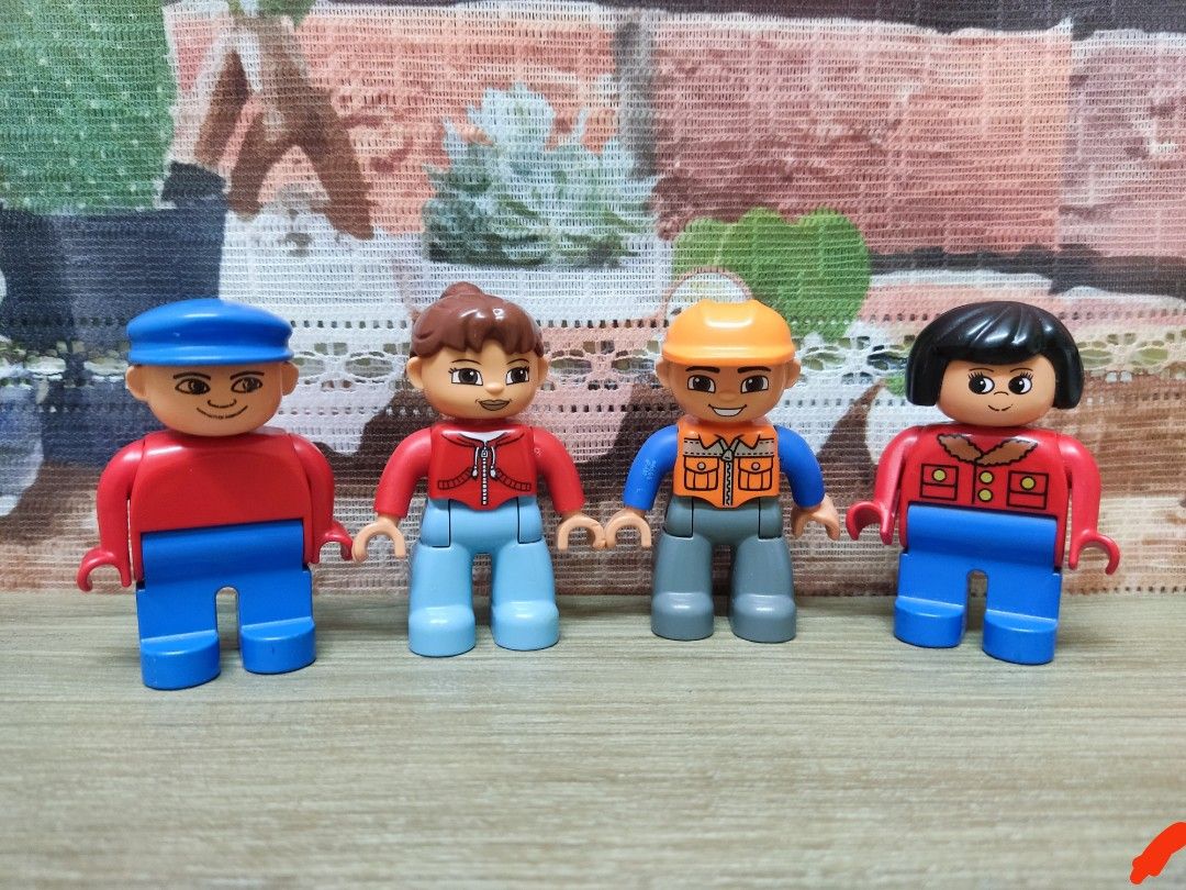 Duplo figurine store