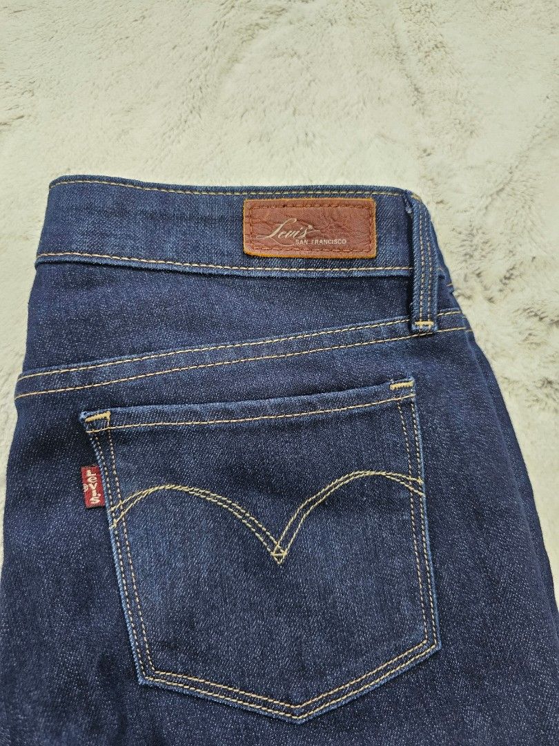 Levis denim store skirt curve