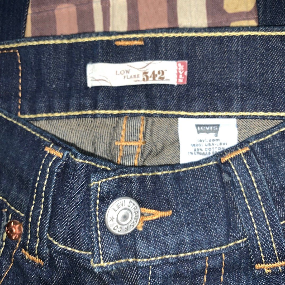 Levi low shop flare 542 jeans
