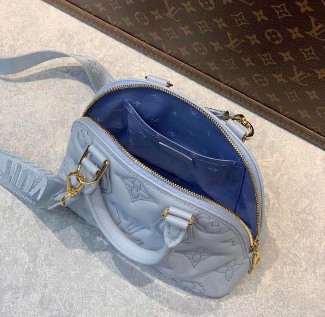 Louis Vuitton Over The Moon Loop Bubblegram Blue Chain Crossbody Shoulder  Bag