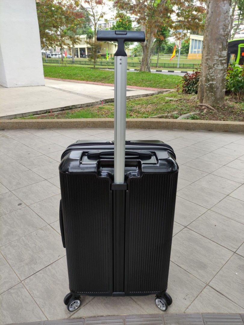 Lys luggage store