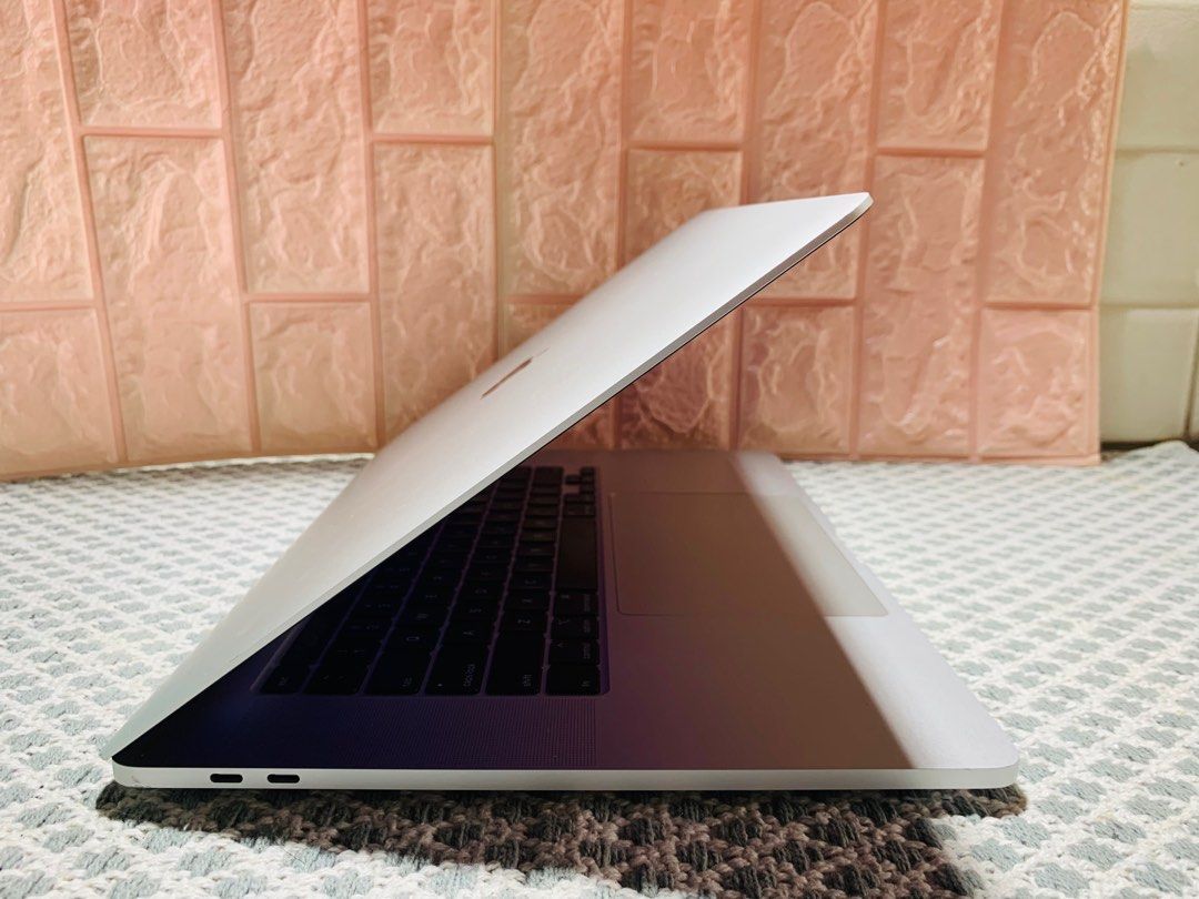MacBookPro 13-inch 2019 Core i7 512 GB