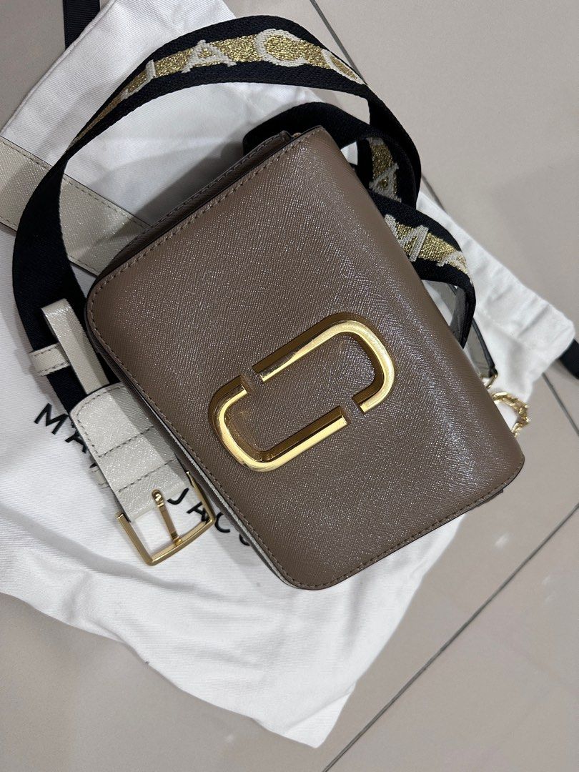 Marc jacobs Hip Shot Belt Bag and Crossbody Luxury Bags Wallets on Carousell