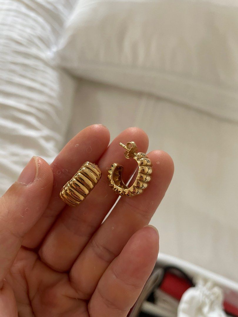 Mejuri discount bold hoops