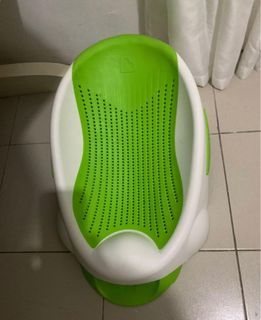 Munhkin baby tub