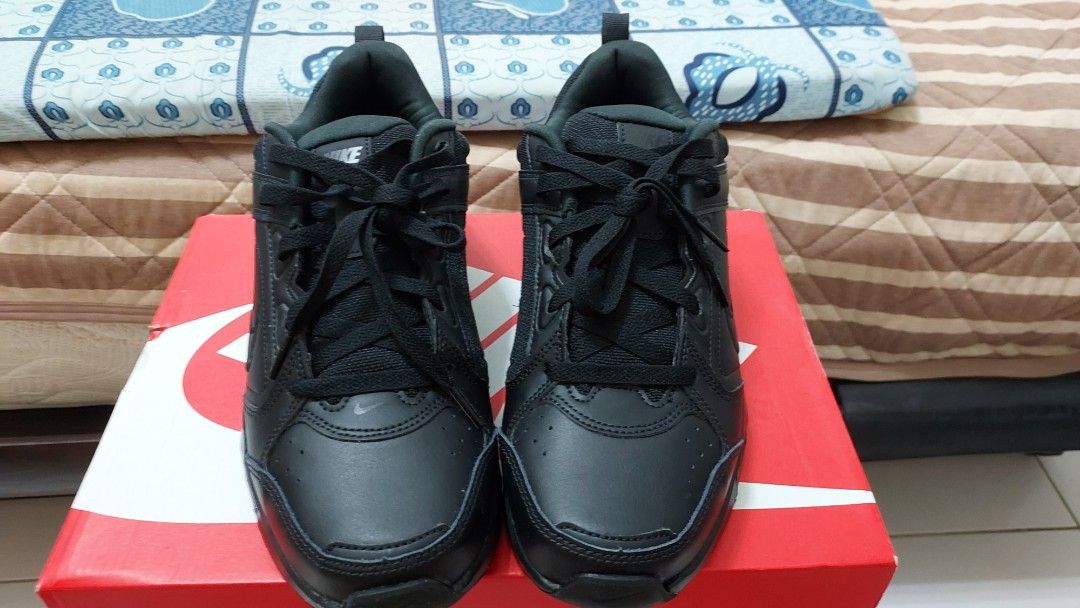 Nike thea styl茅 2025