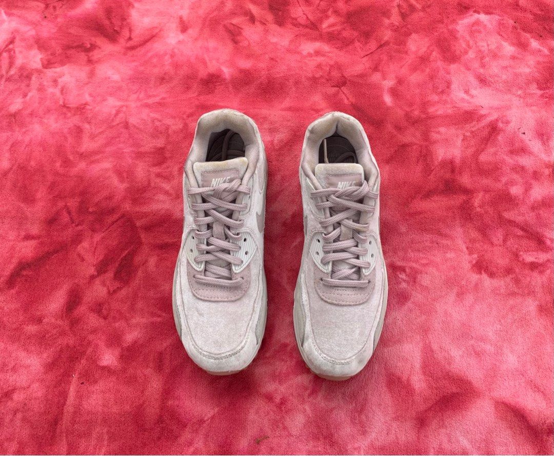 Nike air max 90 velvet hotsell trainers in rose