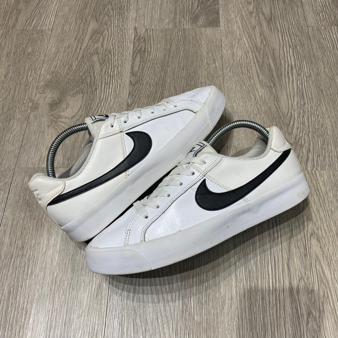 Nike court cheap royale uk