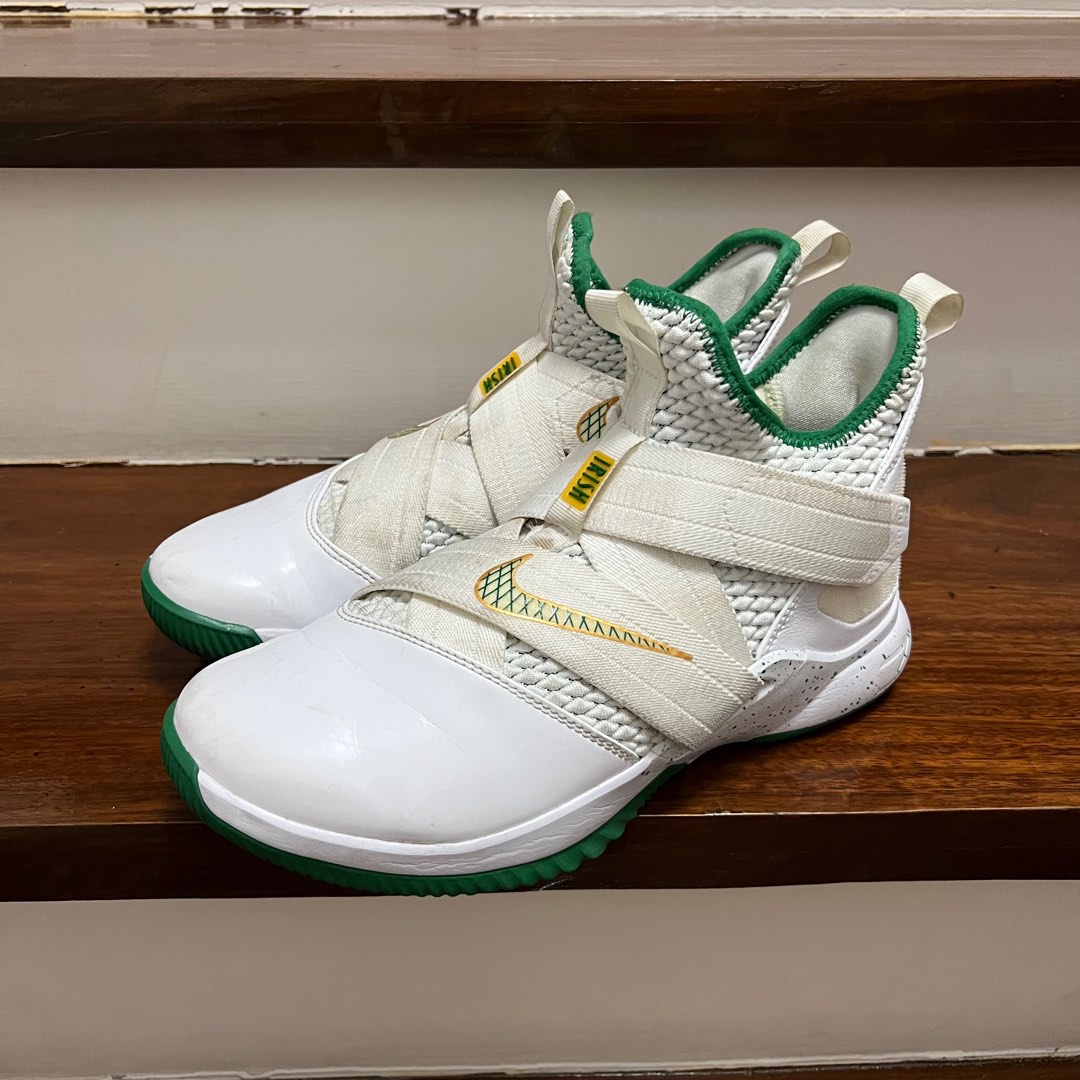mens white nike basketball shoes