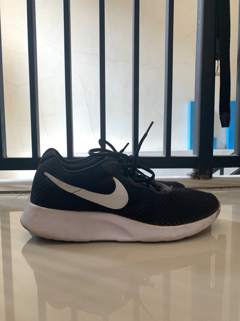Nike tanjun hotsell 43