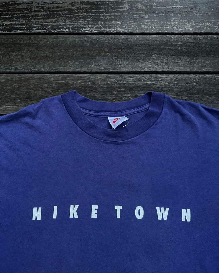 niketown sweatshirt vintage