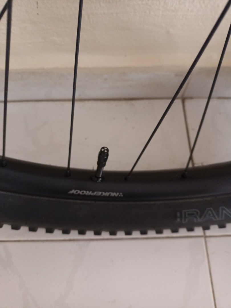 Nukeproof neutron front wheel boost 27.5 Sports Equipment
