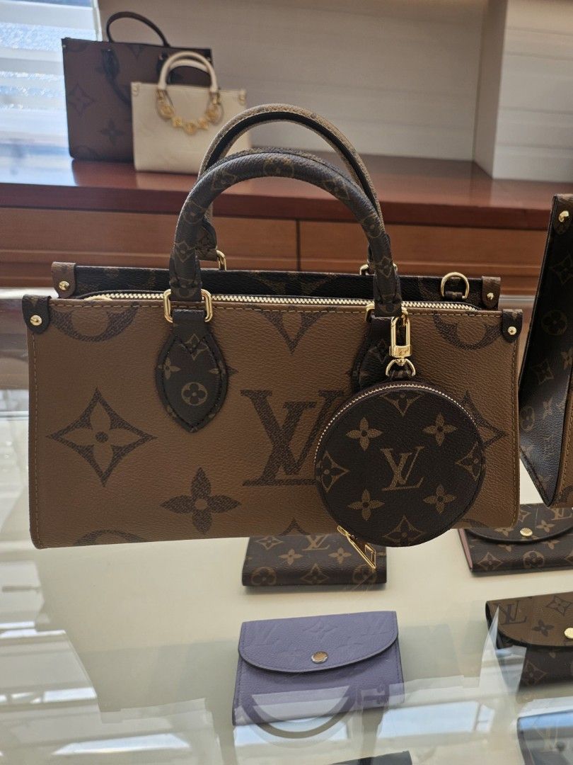 Louis Vuitton OnTheGo East West
