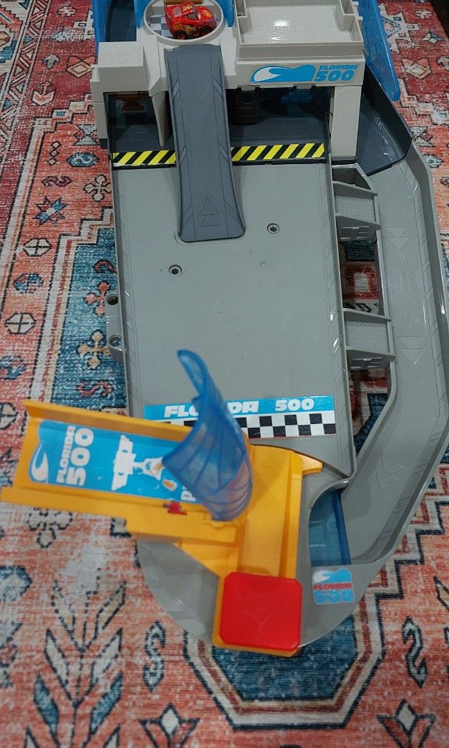 PIXAR CARS Piston Cup Florida 500 Playset, Hobbies & Toys, Toys & Games