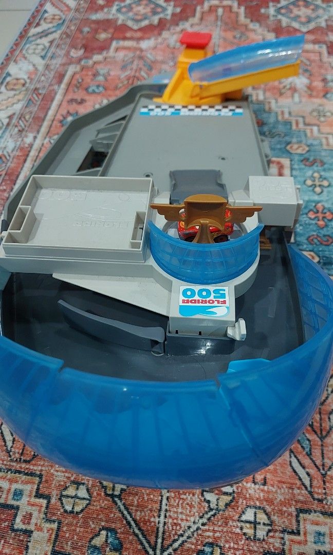 PIXAR CARS Piston Cup Florida 500 Playset, Hobbies & Toys, Toys & Games