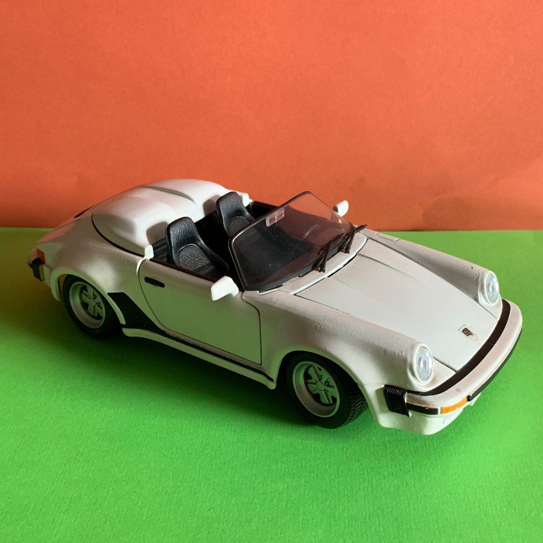 PORSCHE 911 SPEEDSTER (1989) metal model car from Maisto 1:24, Hobbies &  Toys, Memorabilia & Collectibles, Vintage Collectibles on Carousell