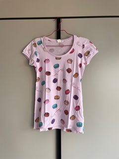 Preloved Kaos Uniqlo x Laduree size M