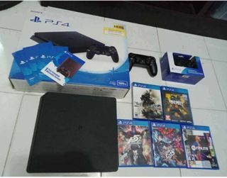 PS4  set with 7 cd