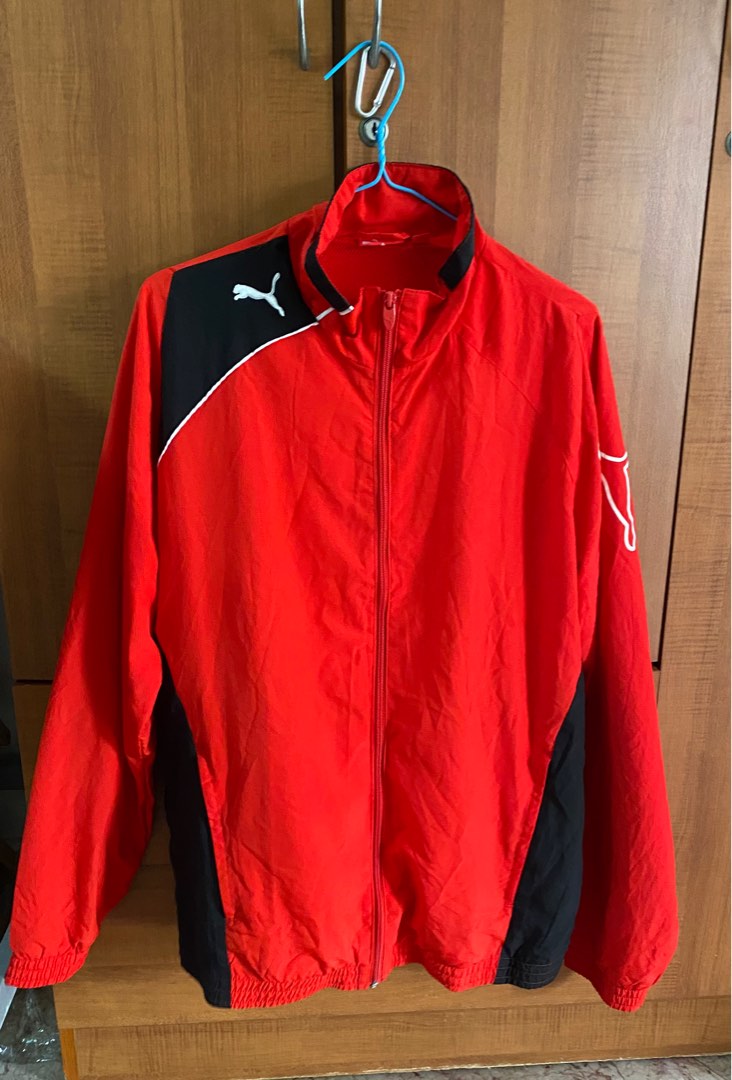 Puma deals windbreaker red