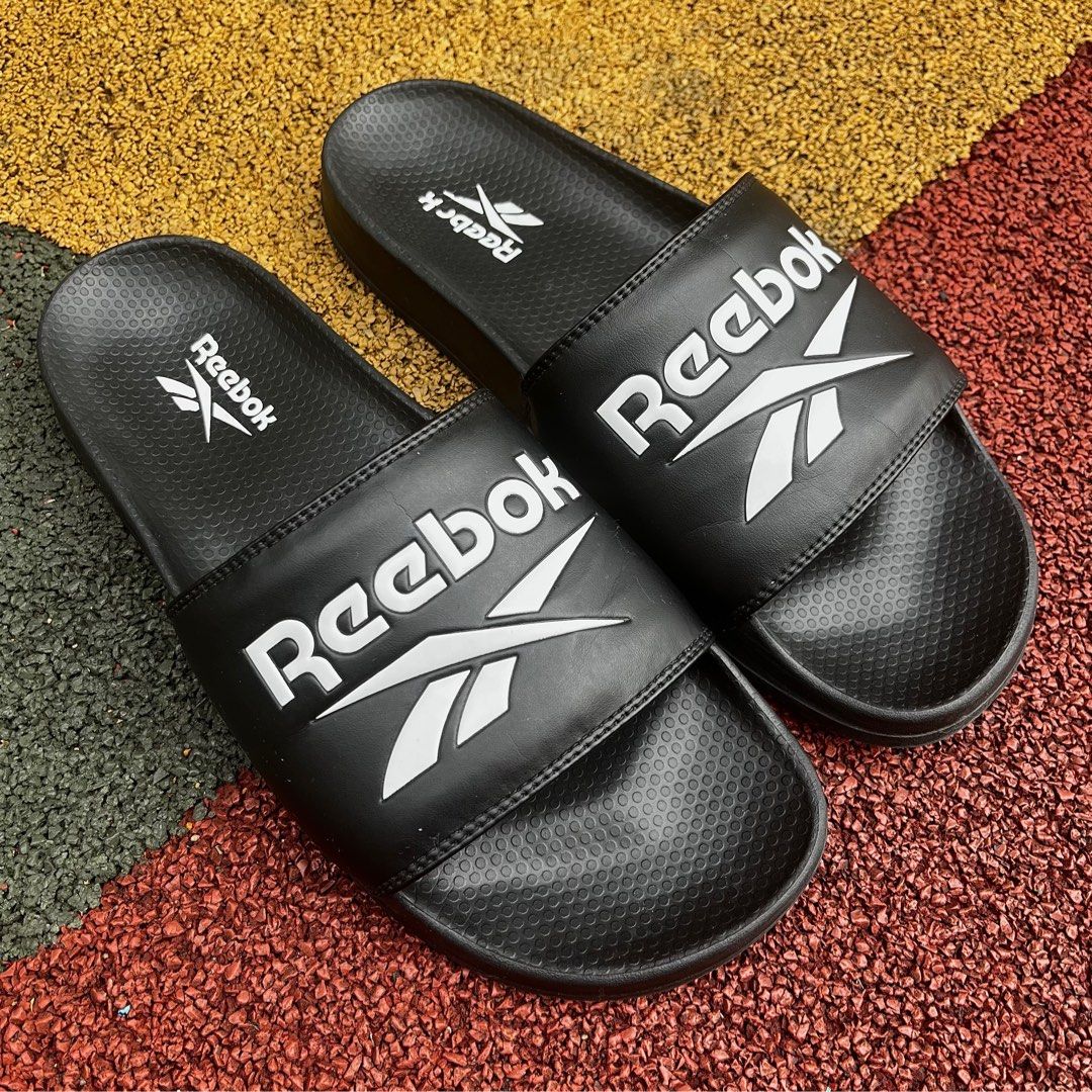 Reebok flip hotsell flops mens