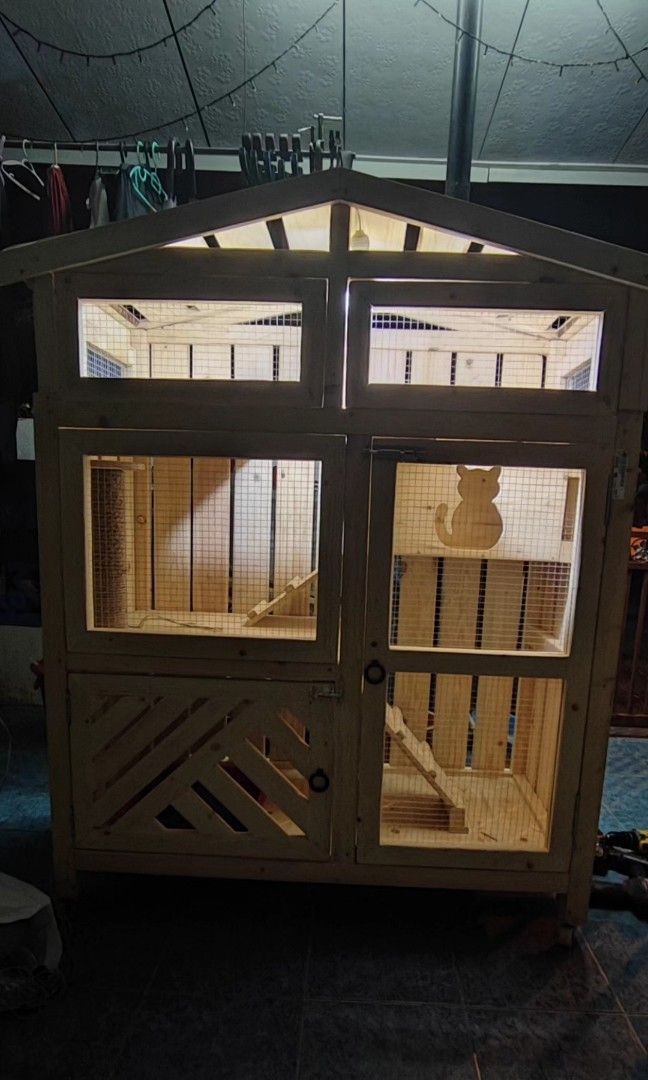 Rumah kucing Kayu, Pet Supplies, Homes & Other Pet Accessories on Carousell