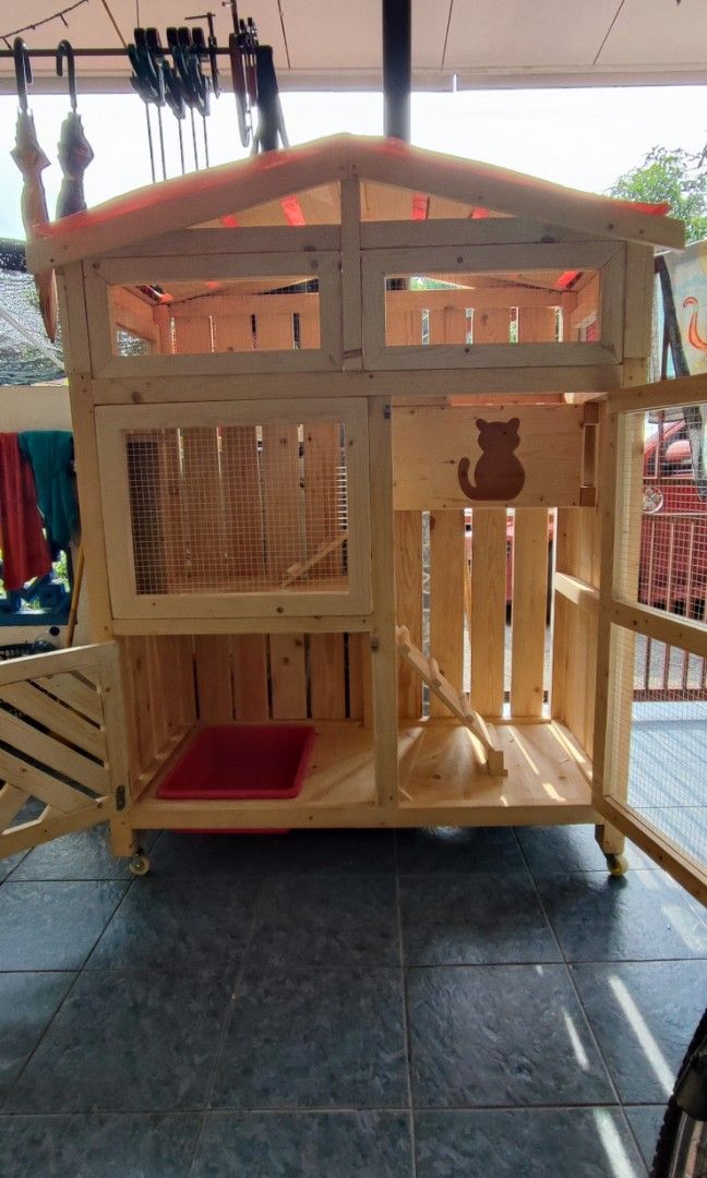 Rumah kucing Kayu, Pet Supplies, Homes & Other Pet Accessories on Carousell