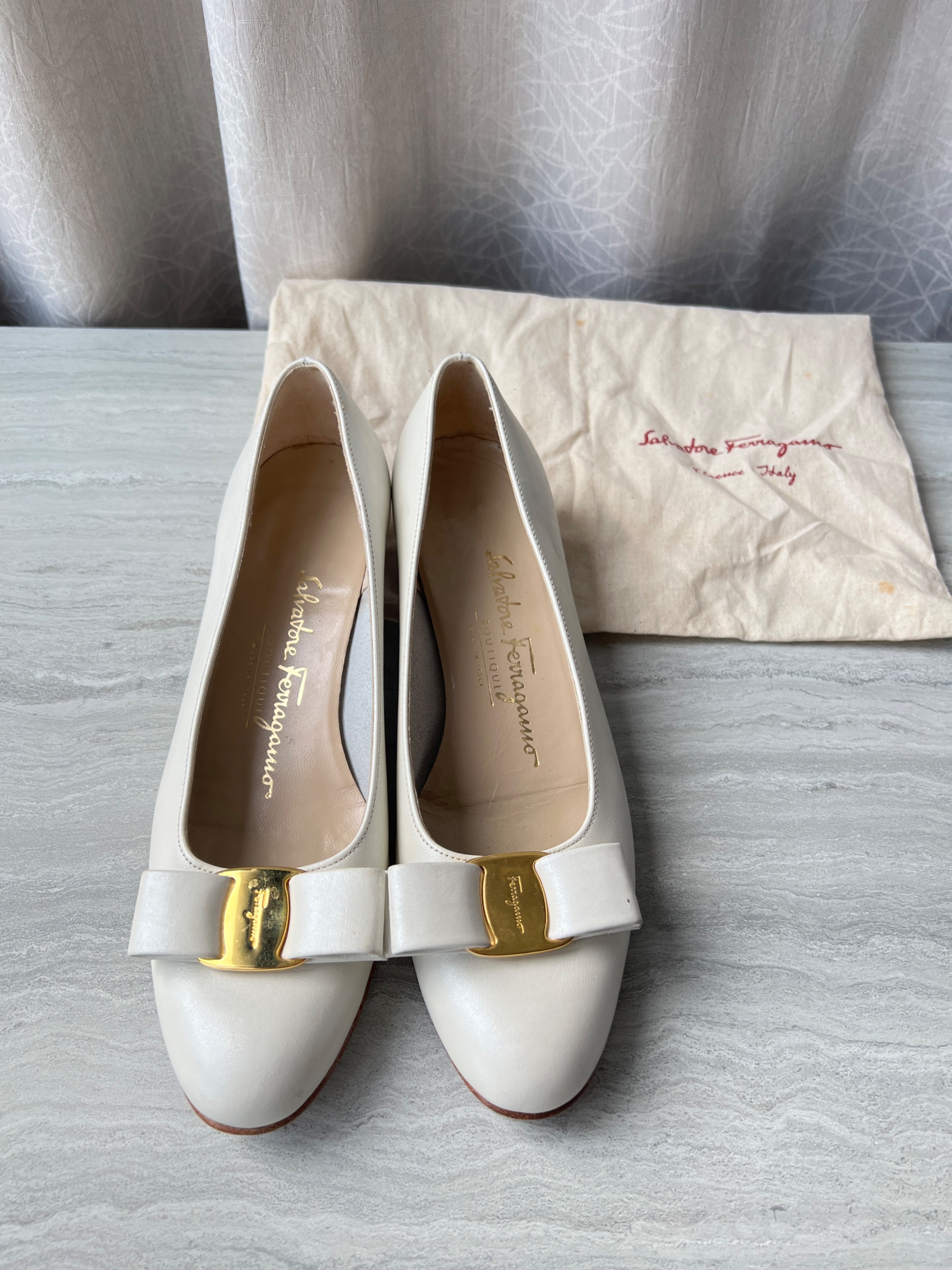 Salvatore Ferragamo White Vara Leather Pumps Luxury Sneakers