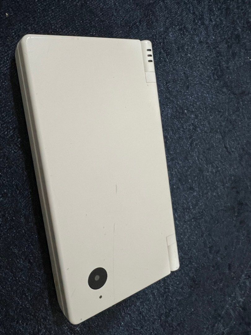 Selling used Nintendo DSI, Video Gaming, Video Game Consoles, Nintendo