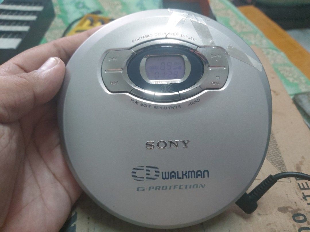 Sony CD Walkman DEJ615, Audio, Portable Music Players on Carousell