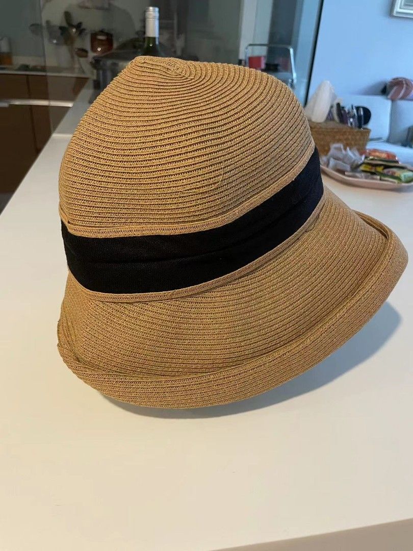 Straw Hat (Category: Hats & Beanies) located in Singapore. Submitted by sohclgg (Listing ID 1253069713, Image 2). Description: .