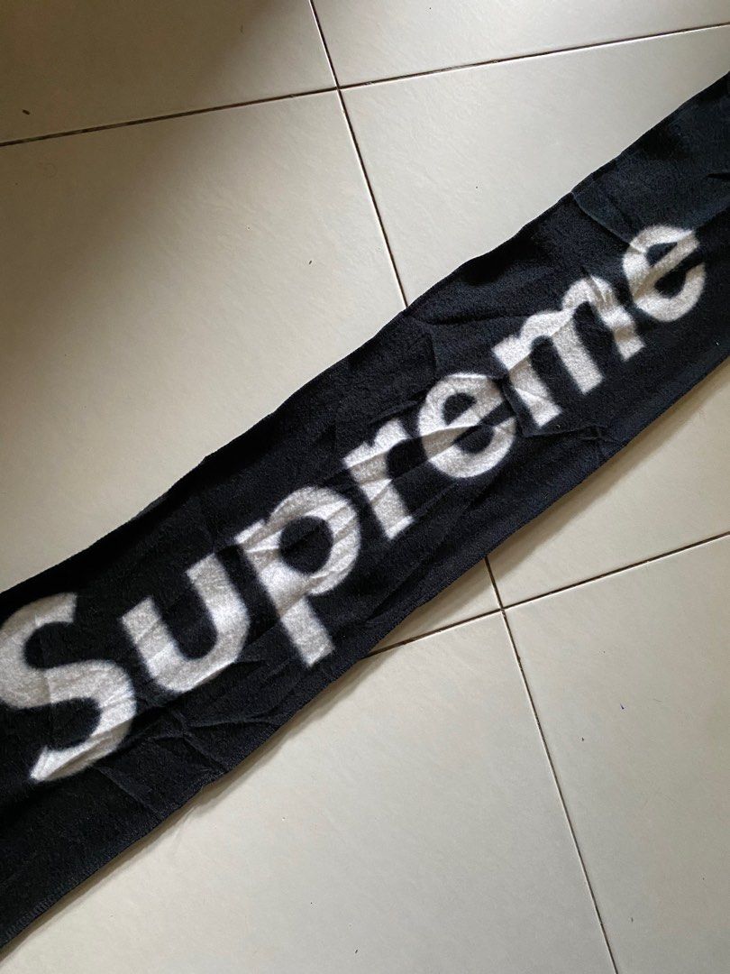 Supreme FUCK cashmere Black colourway Has selling