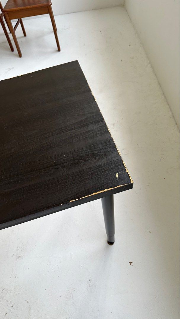Table (Category: Tables & Sets) located in Singapore. Submitted by clickycluck (Listing ID 1253052581, Image 3). Description: adjustable height.