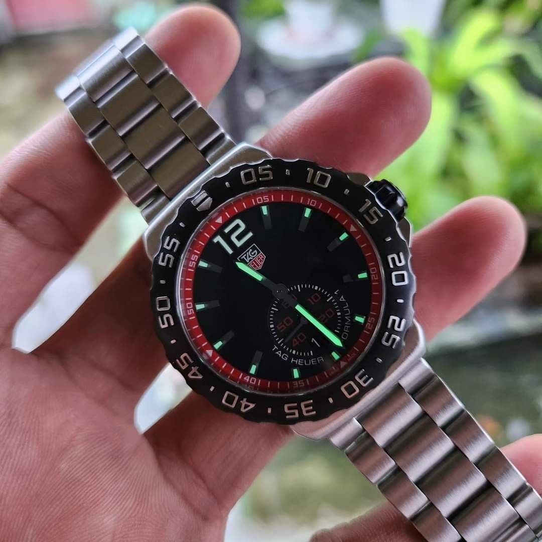 Tag Heuer F1 Grande Date Red Black Dial