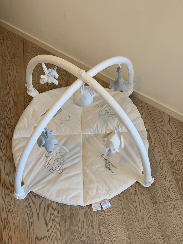White company shop play gym