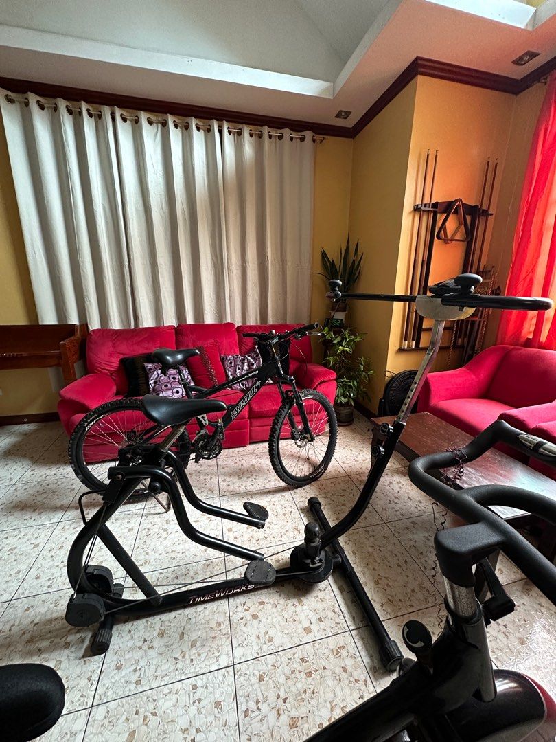 Timeworks FX Fitness Machine (Category: Cardio & Fitness Machines) located in Manila. Submitted by ringingbellss (Listing ID 1253022669, Image 1). Description: Description (from w3): Timeworks fx is a 4-minute fitness machine that is scientifically proven to give you a complete full body workout in just 4 minutes. Gives you full body workout in just 4 minutes Firms and tones your arm, back, and chest Lets you maintain flexibility. 🩵Condition: We