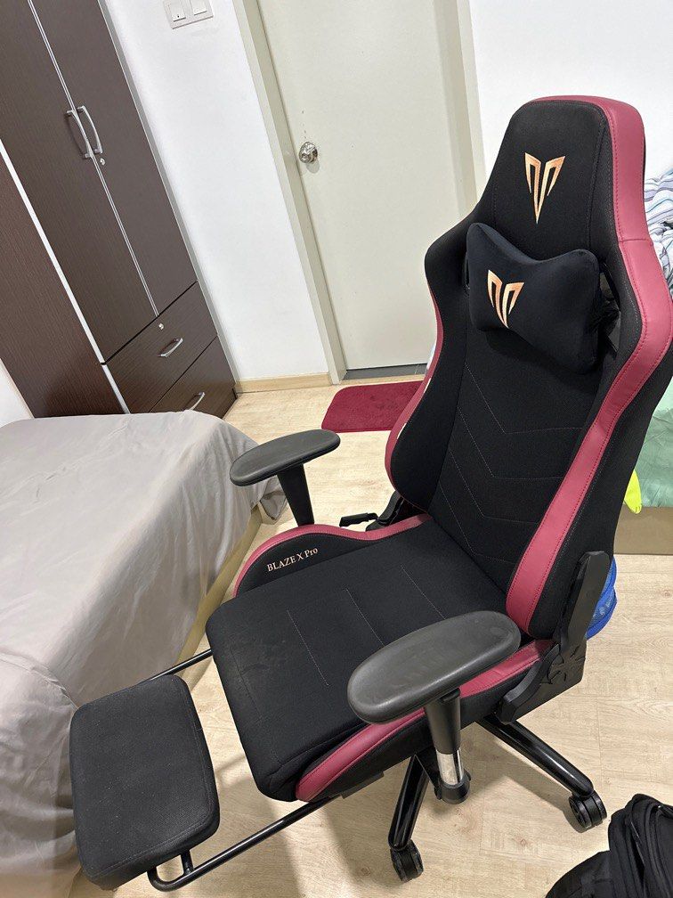 Ksi store gaming chair