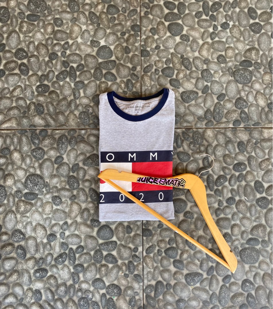 Tommy hilfiger tokyo big logo tshirt, Fesyen Pria, Pakaian , Atasan di Carousell