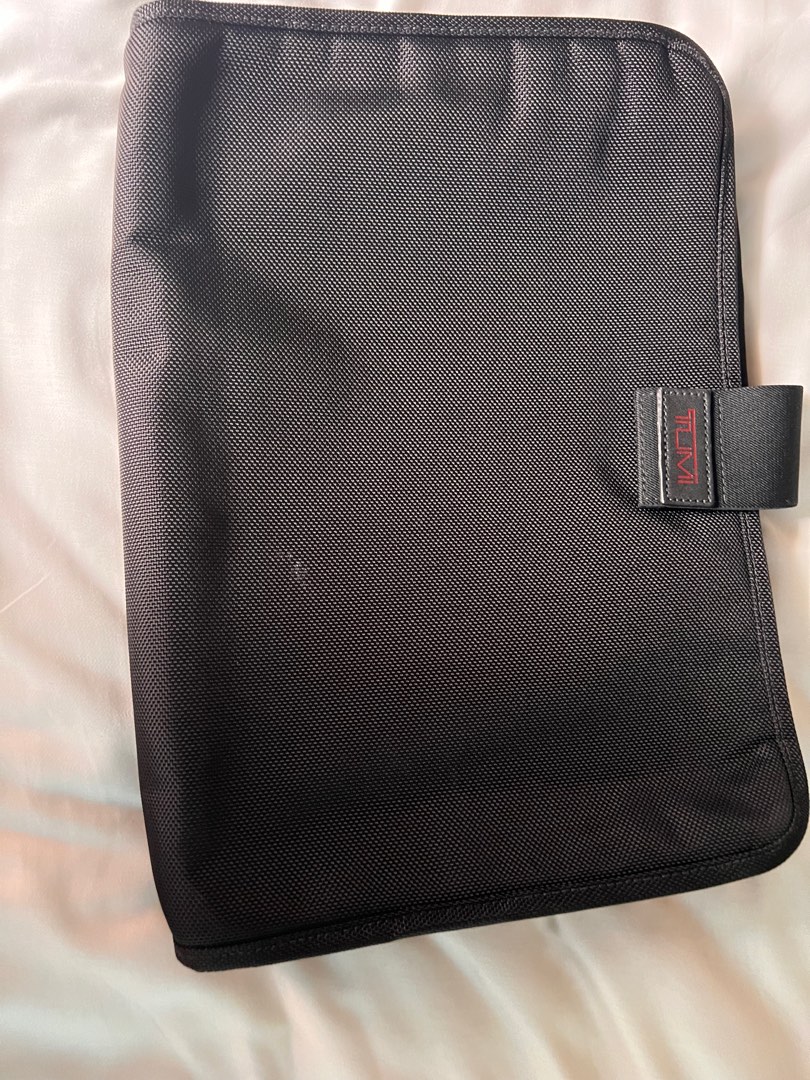 Tumi magnetic laptop sleeve hotsell