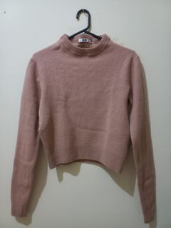 Uniqlo Sweater Crop Knit