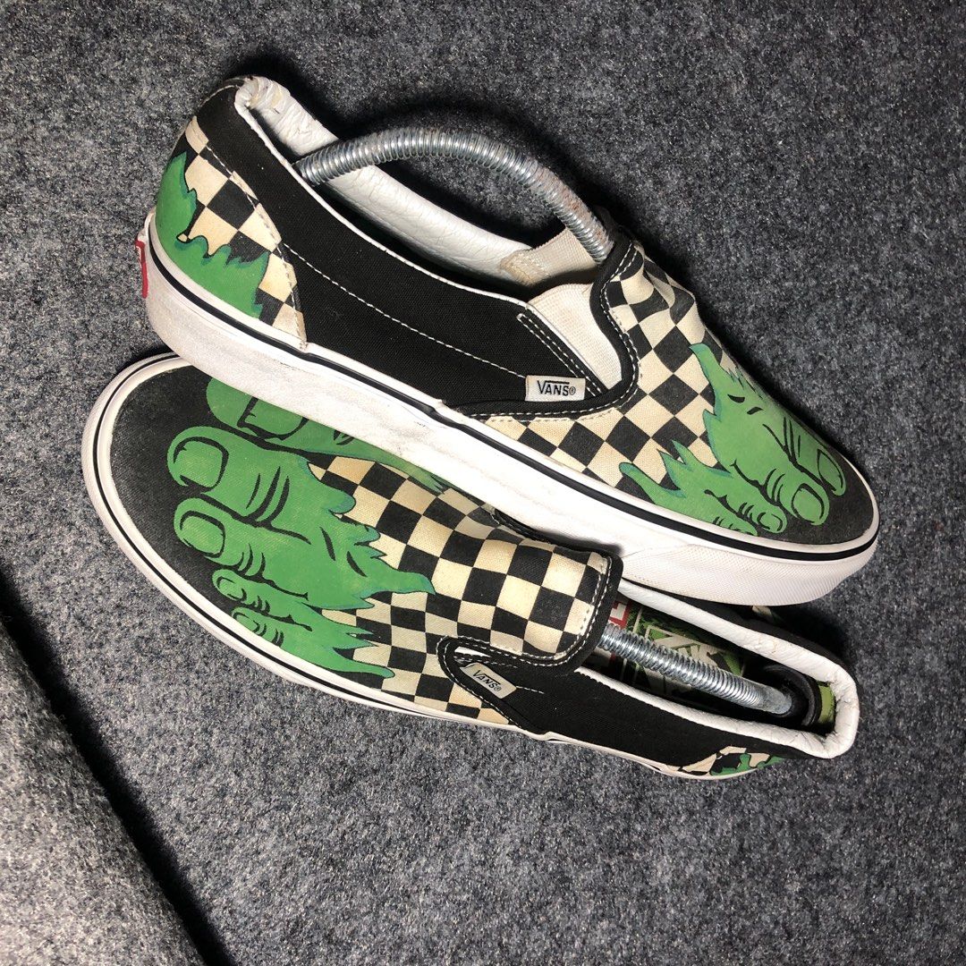 https://id.carousell.com/p/vans-slip-on-x-marvel-hulk-original-resmi-store-1252997112/