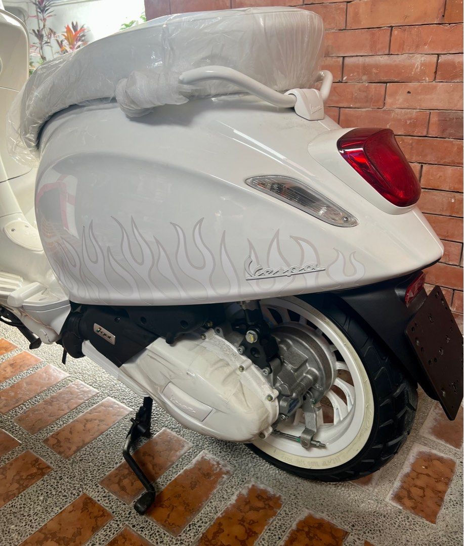 Vespa Justin Bieber Spring 150cc (Category: Motorbikes for Sale) located in Tanauan. Submitted by mvd210 (Listing ID 1253061305, Image 2). Description: For sale Justin Bieber Limited Edition Vespa Sprint 150 From 379k to 315k 0 mileage brand new Brand new 0 mileage Registered Complete papers ready for transfer Owner seller rfs: change of plans.