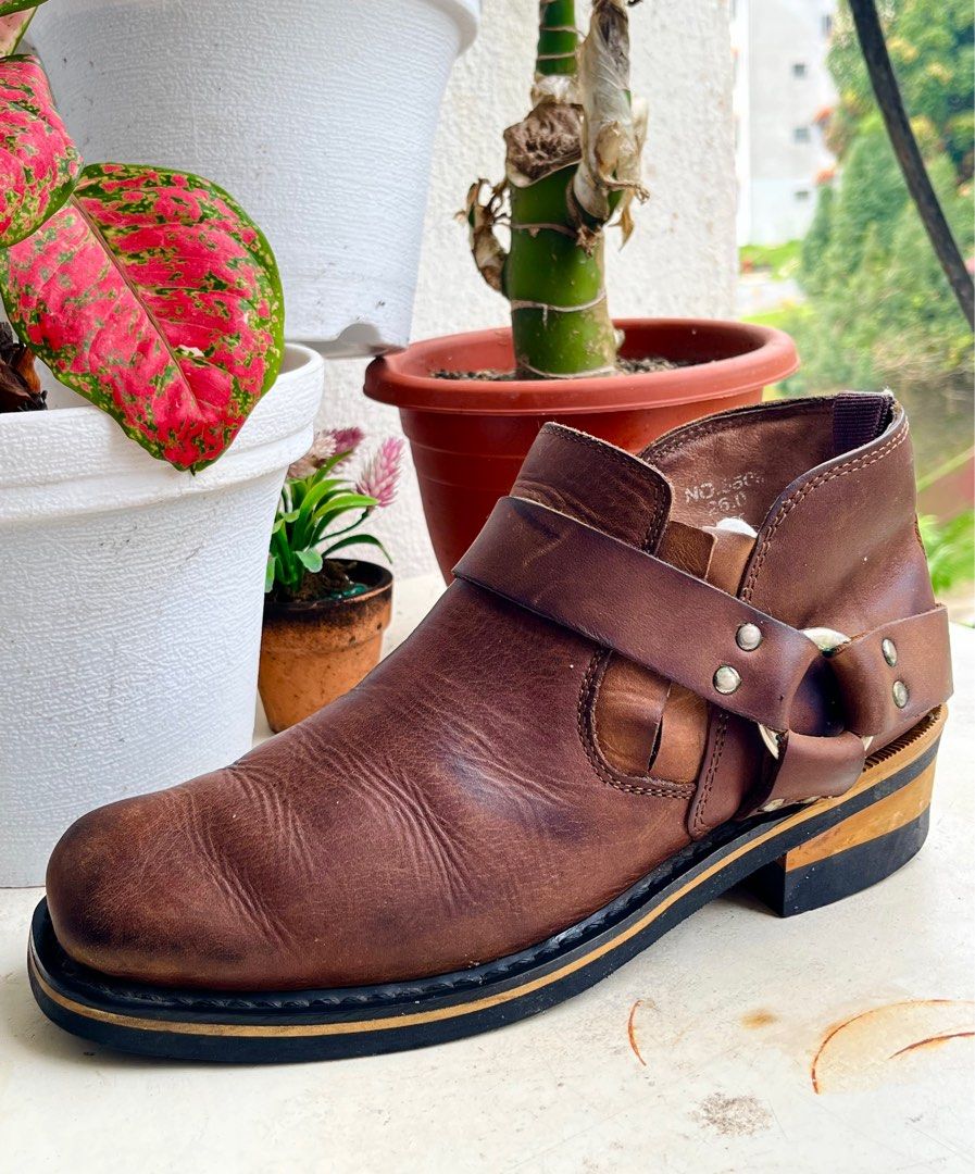 Vintage style sales motorcycle boots