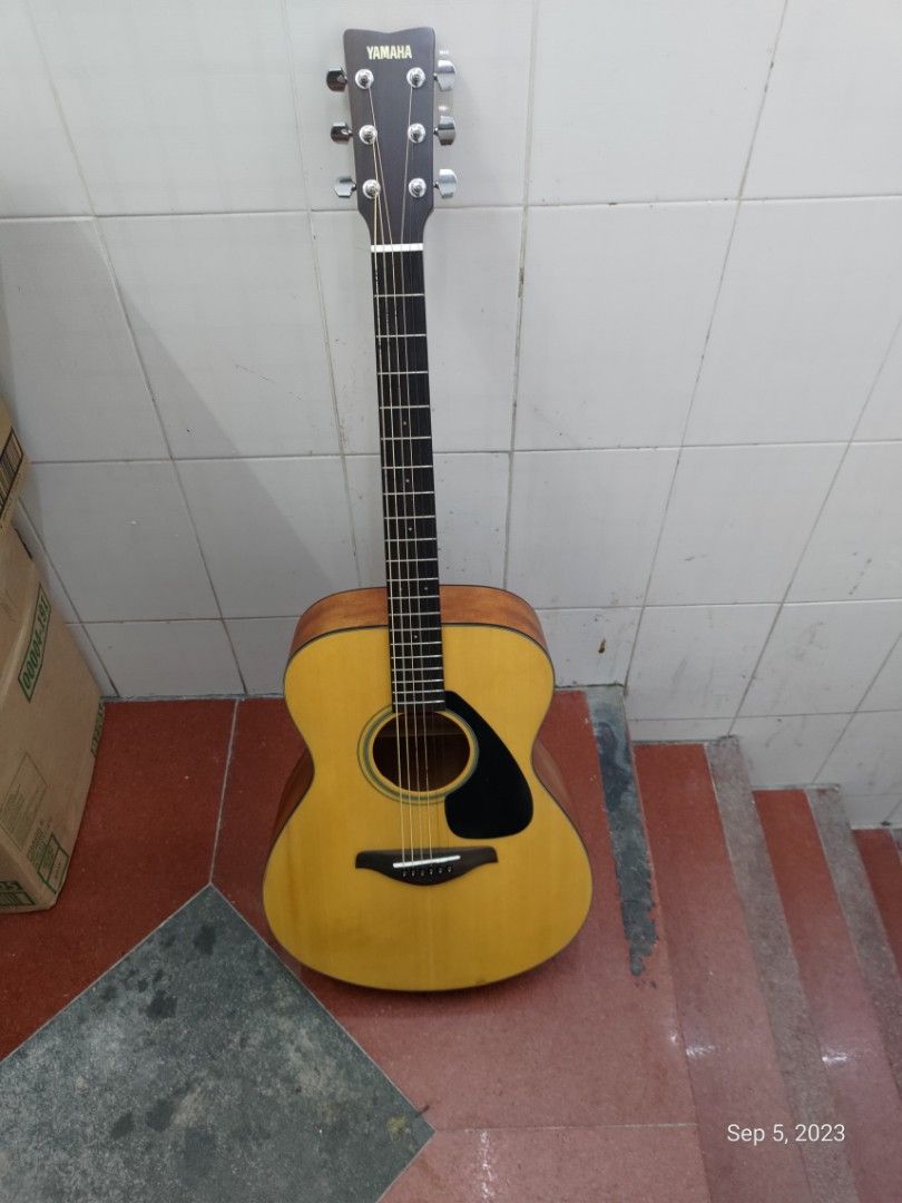 Yamaha fs650ms acoustic guitar