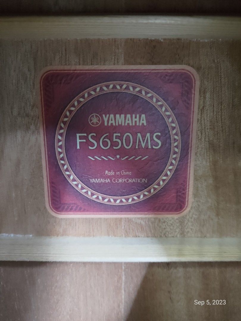 Yamaha fs650ms acoustic guitar