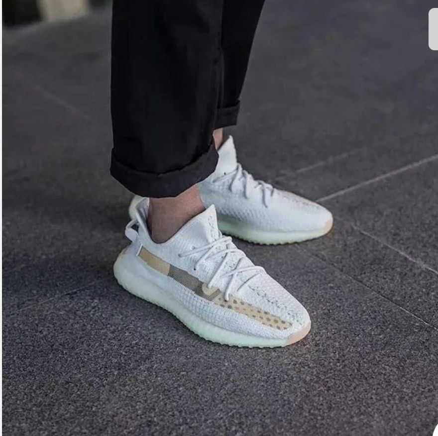 Adidas yeezy deals boost 350v2 hyperspace