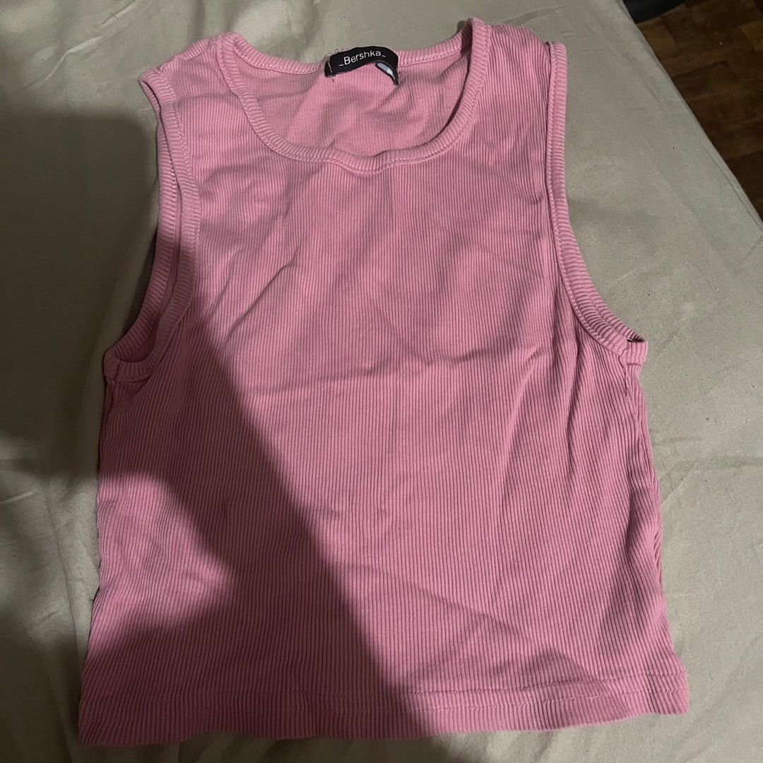 Zara Basic Halter Top (Category: Sleeveless) located in Pasay City. Submitted by alierv (Listing ID 1253011146, Image 1). Description: .