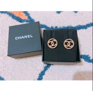 澳洲Chanel購入正品：金色經典婁空圓形Logo貼耳耳針式耳環耳釘