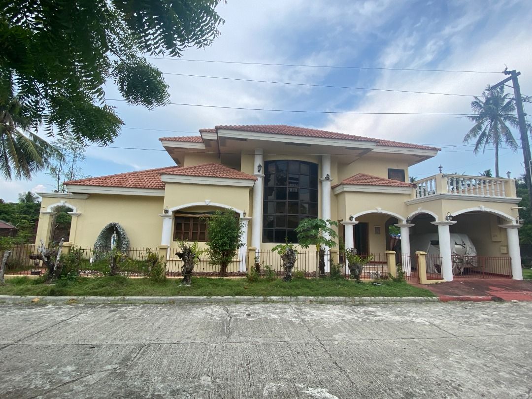 4 Bedroom House & Lot For Sale near beachfront in Tigbauan Iloilo, Property, For Sale, House